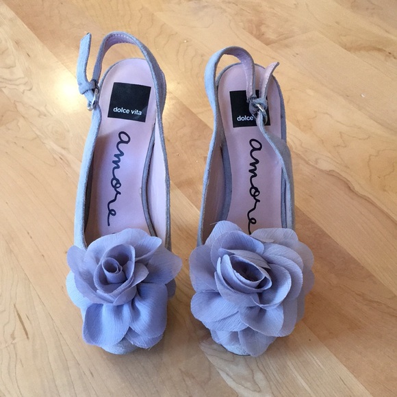 DOLCE VITA "Amore" Flower Detail Platform Heels - Picture 1 of 10